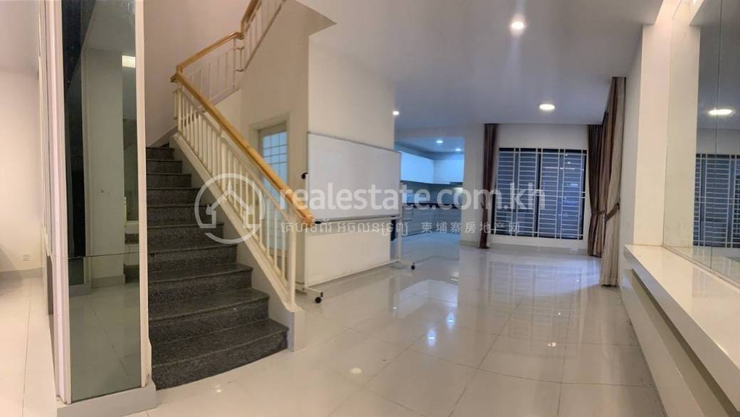 Meanchey别墅出租，价格$1,600