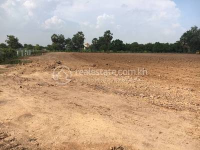  , អរិយក្សត្រ, ល្វាឯម, កណ្ដាល