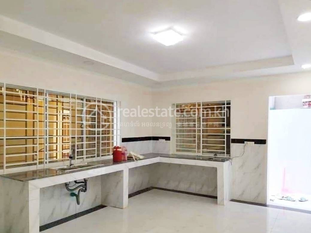 8卧室店屋出租，价格$600