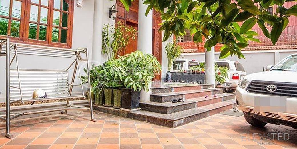 Chamkarmon别墅出售，价格$1,800,000