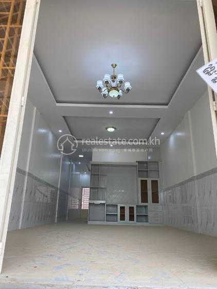 Shophouse K pronájmu with 2 Parking Space
