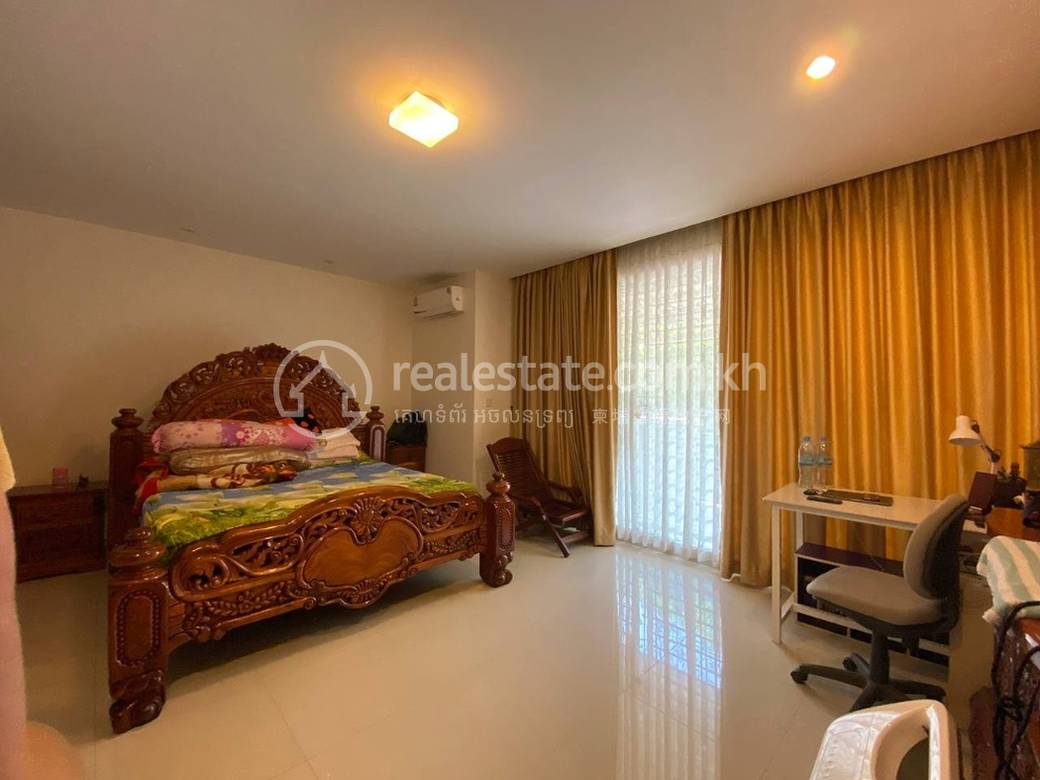 Chbar Ampov别墅出租，位于NirouthChbar Ampov，价格$1,800