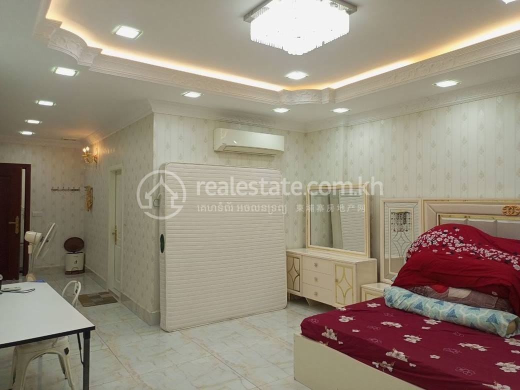 House for sell ( Russian Federation blvd 110 )