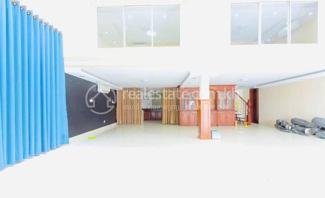 432 sqm Living Size Flat House K pronájmu in Toul Kork