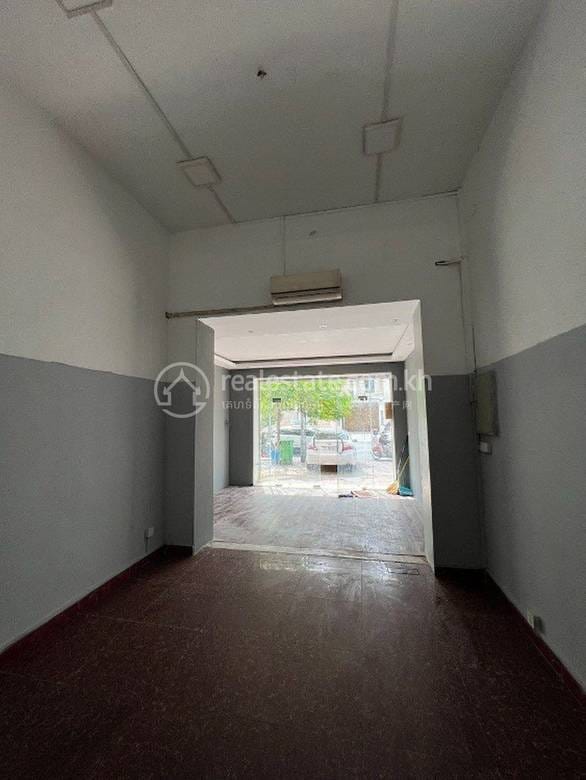 Maison-boutique À louer de 216 m² habitables à Daun Penh