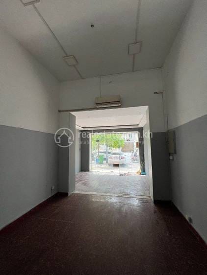 Maison-boutique À louer de 216 m² habitables à Daun Penh