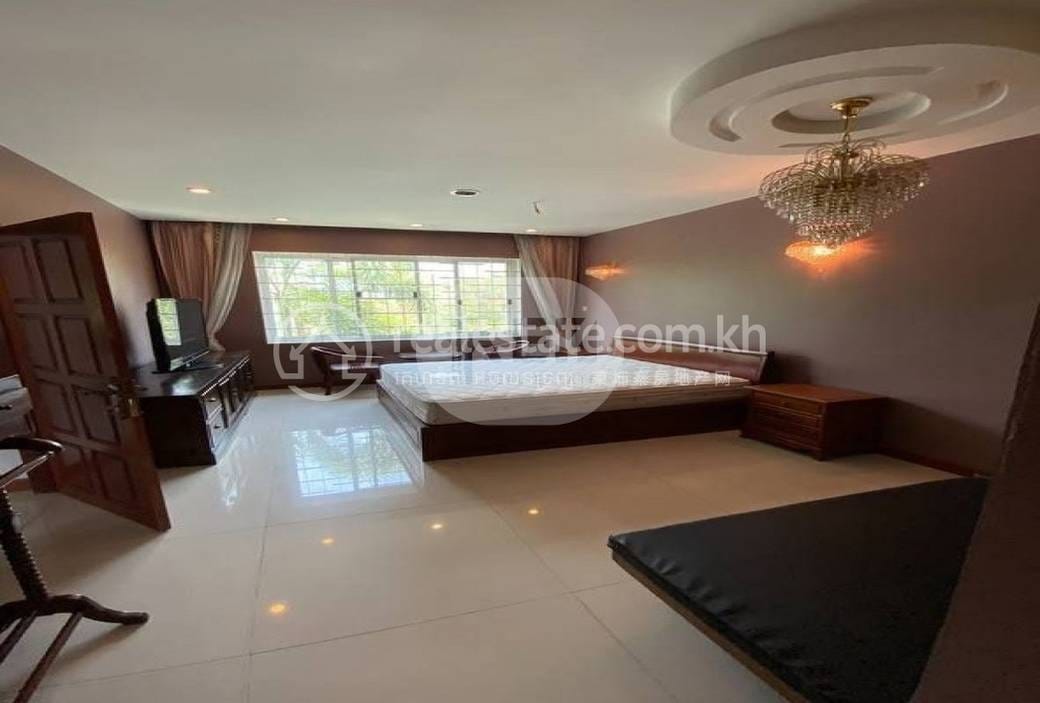 Chamkarmon别墅出租，价格$2,500