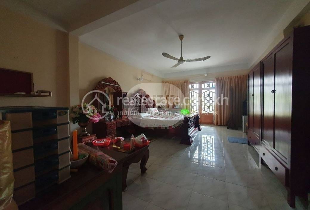 Flat For Sale in Chamkarmon $270,000