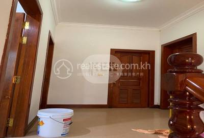Вилла Для Аренды in Chroy Changvar $1,200
