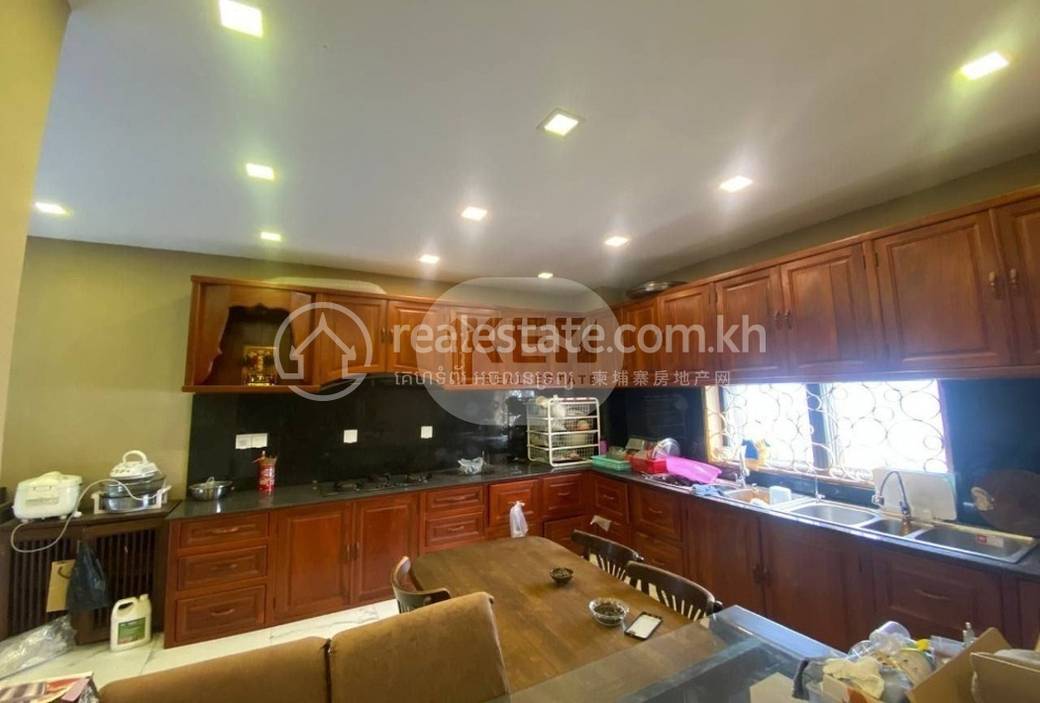 วิลล่า For Sale & Rent ใน Chroy Changvar $600,000