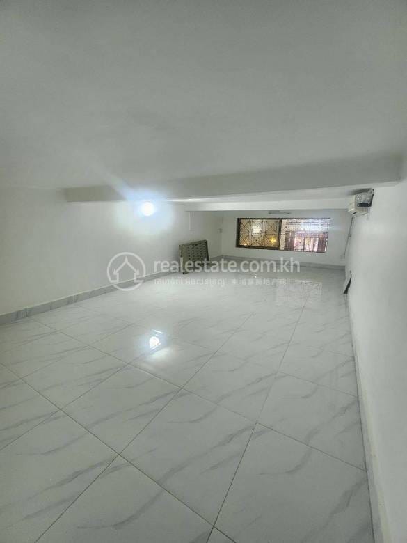 House and lot សំរាប់ជួល នៅToul Kork តម្លៃ $880