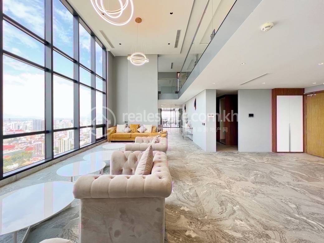 Zařízeno Penthouse K pronájmu