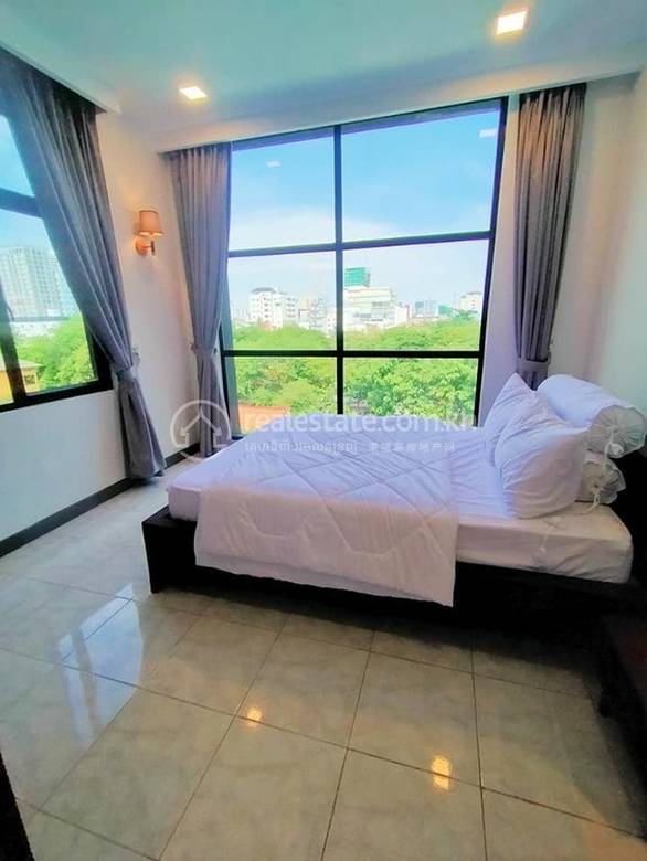 105 sqm Living Size Apartment For Rent in Boeng Keng Kang