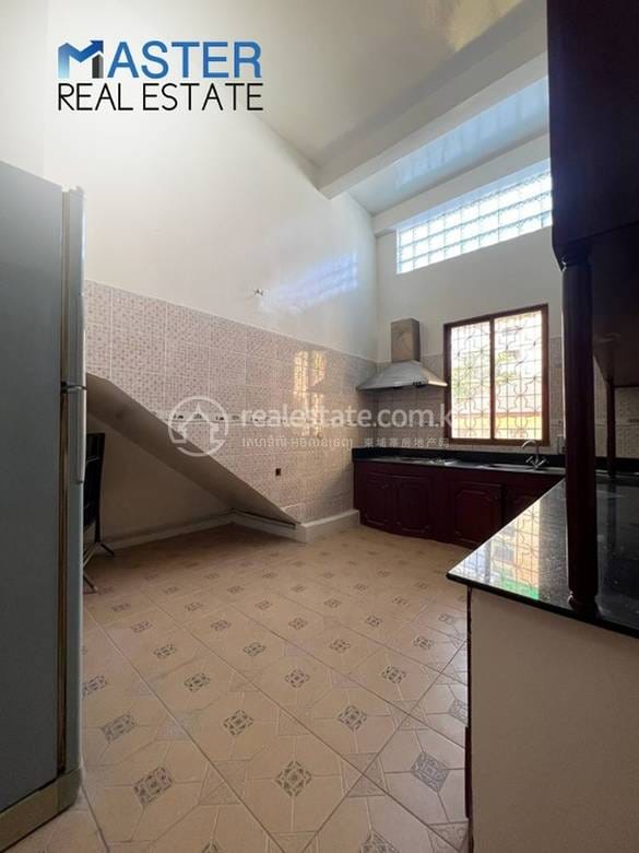 Daun Penh에 있는 전용면적 156㎡ 아파트 임대