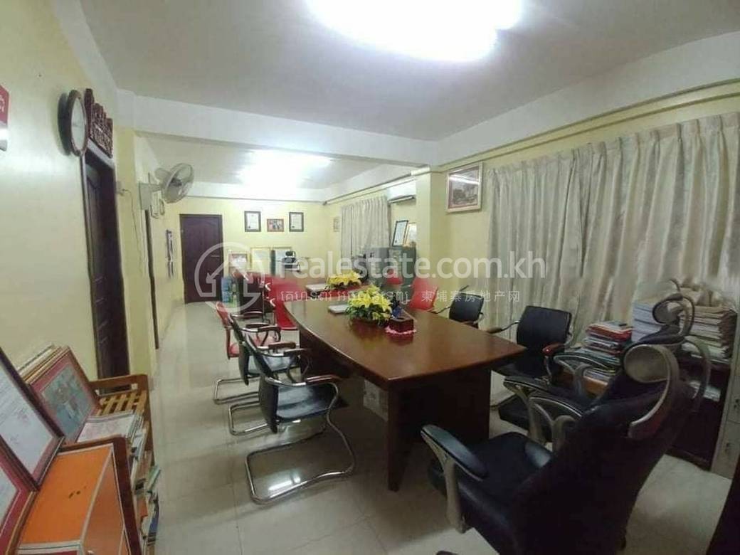 อาคาร สำหรับเช่า ใน Chamkarmon $5,000