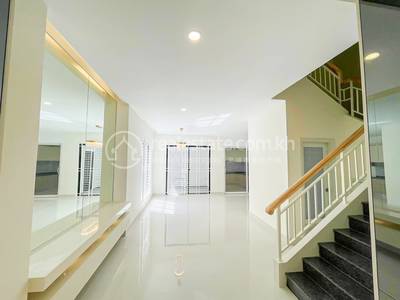 4 Bed, 5 Bath Twin Villa for Sale in Nirouth