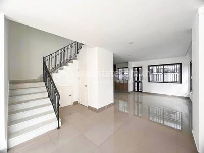 4 Bed, 5 Bath Twin Villa for Sale in Tuol Sangke