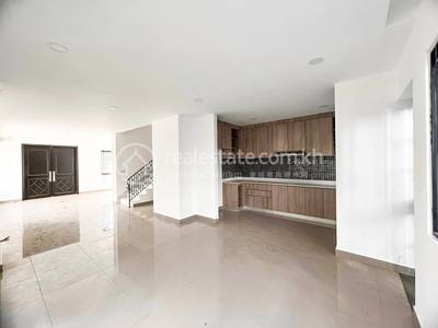 4 Bed, 5 Bath Twin Villa for Sale in Tuol Sangke