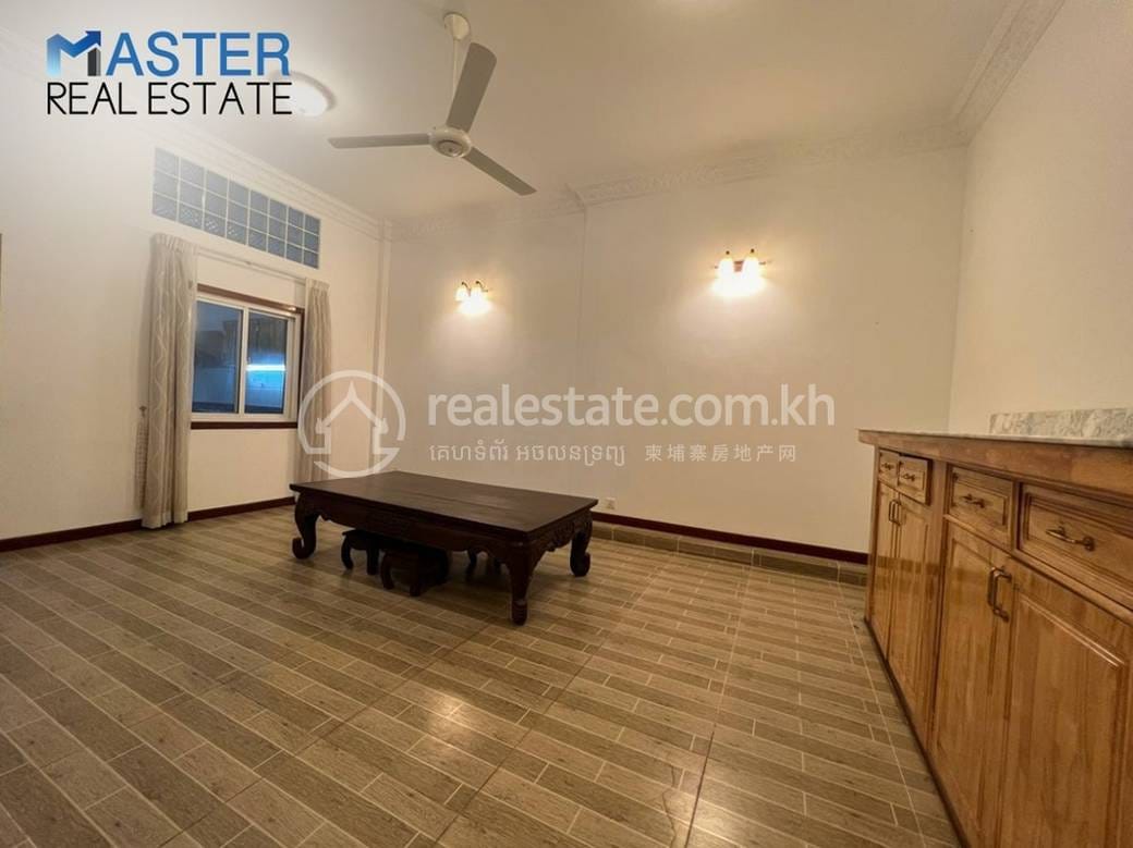 158 sqm Living Size Apartmán K pronájmu in Toul Kork