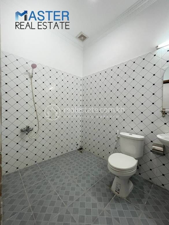 78 sqm Living Size Apartmán K pronájmu in Daun Penh