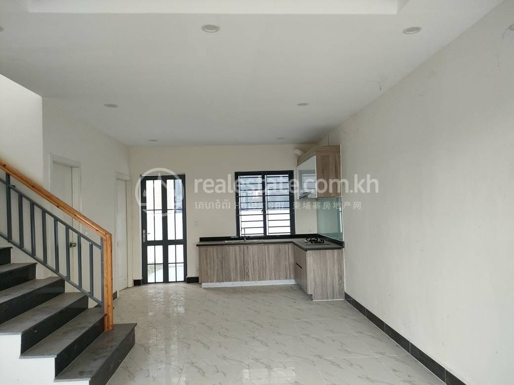 Vila For Sale & Rent in Chroy Changvar $100,000