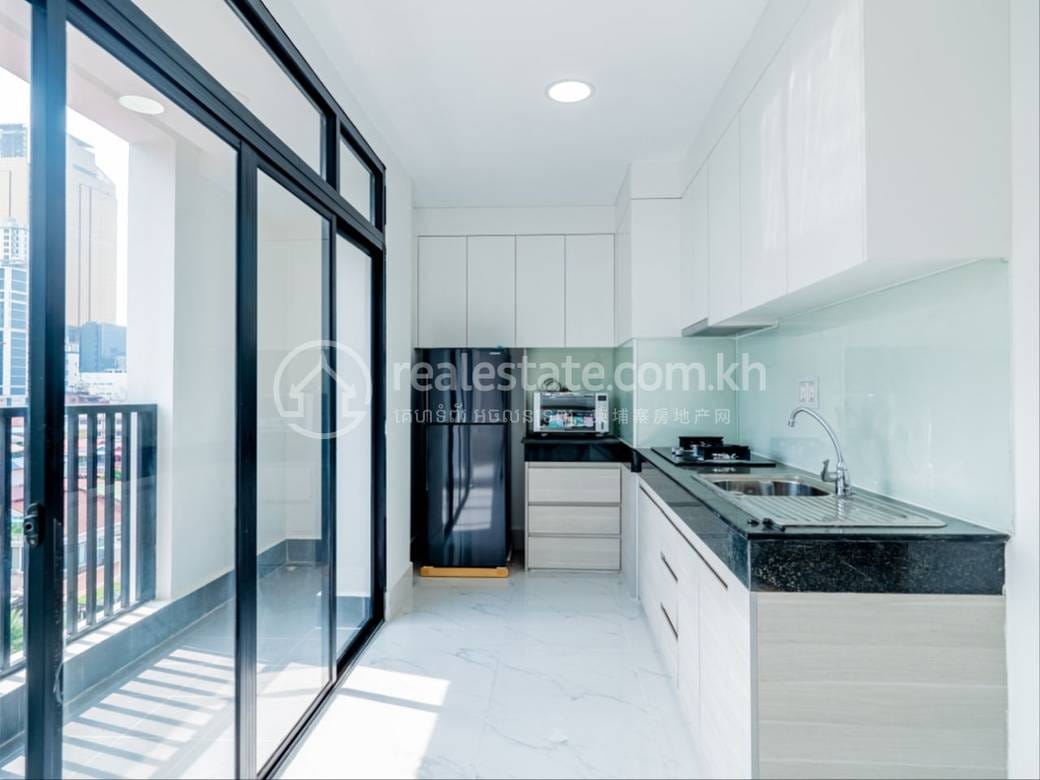 អាផាតមិនមានសេវាកម្ម តម្លៃ $10,000