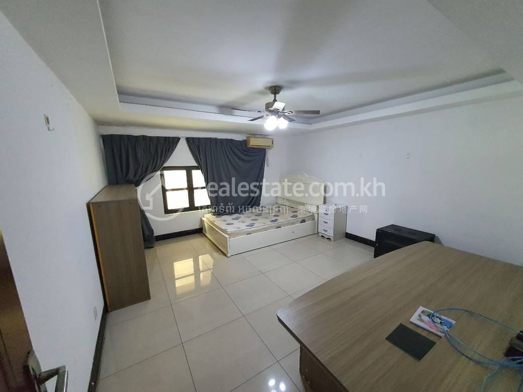 House and lot Na wynajem w Chamkarmon $2,300
