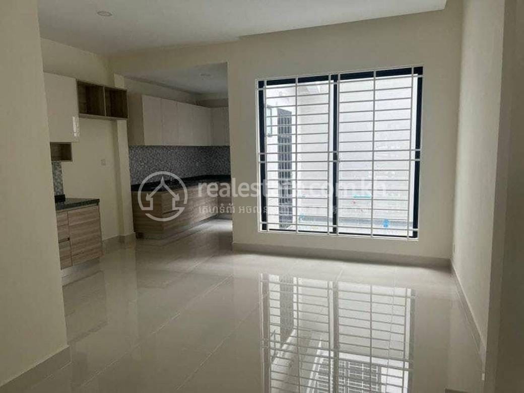 House and lot สำหรับขาย 5 ห้องนอน ราคา $210,000