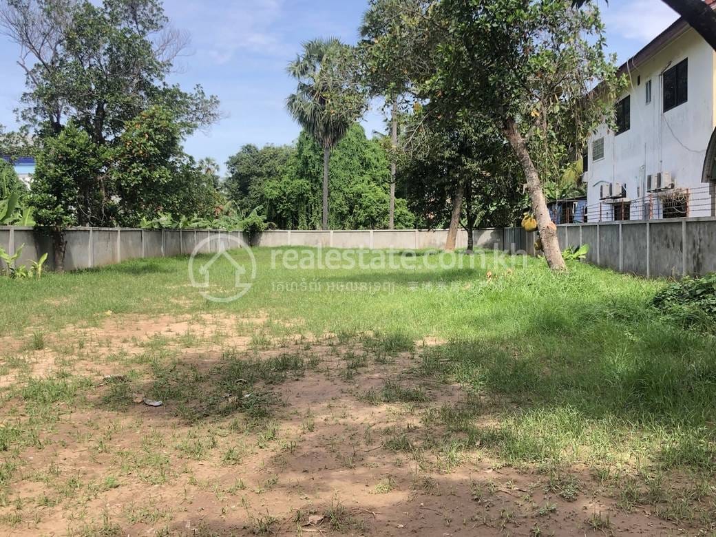 Pozemky Na prodej in Chbar Ampov $370,000