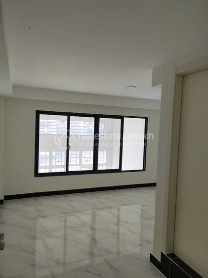 House and lot Na wynajem z 4 sypialniami za $300