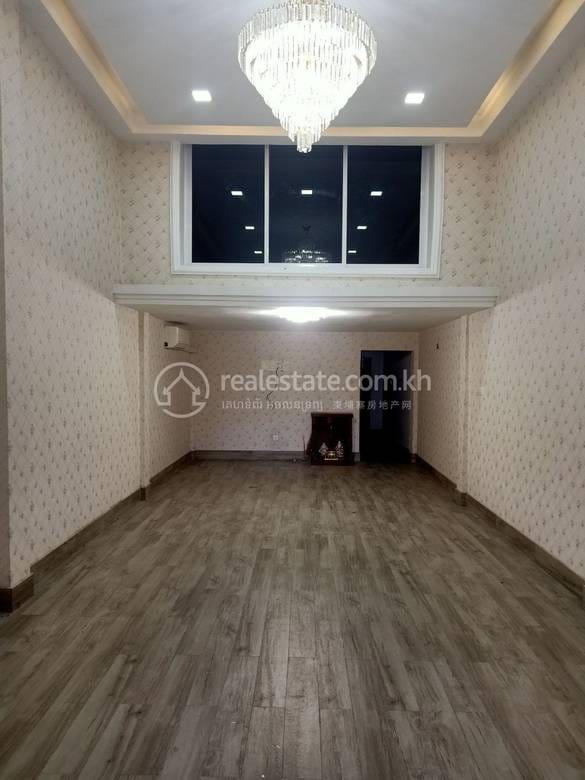House and lot K pronájmu in Daun Penh $1,000