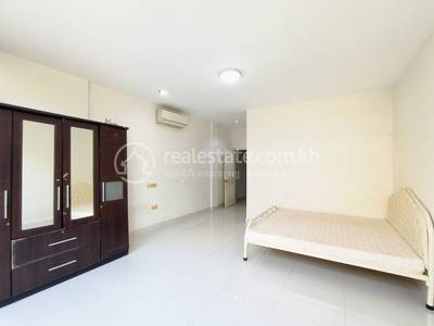 Nirouth, Chbar Ampov, Phnom Penh