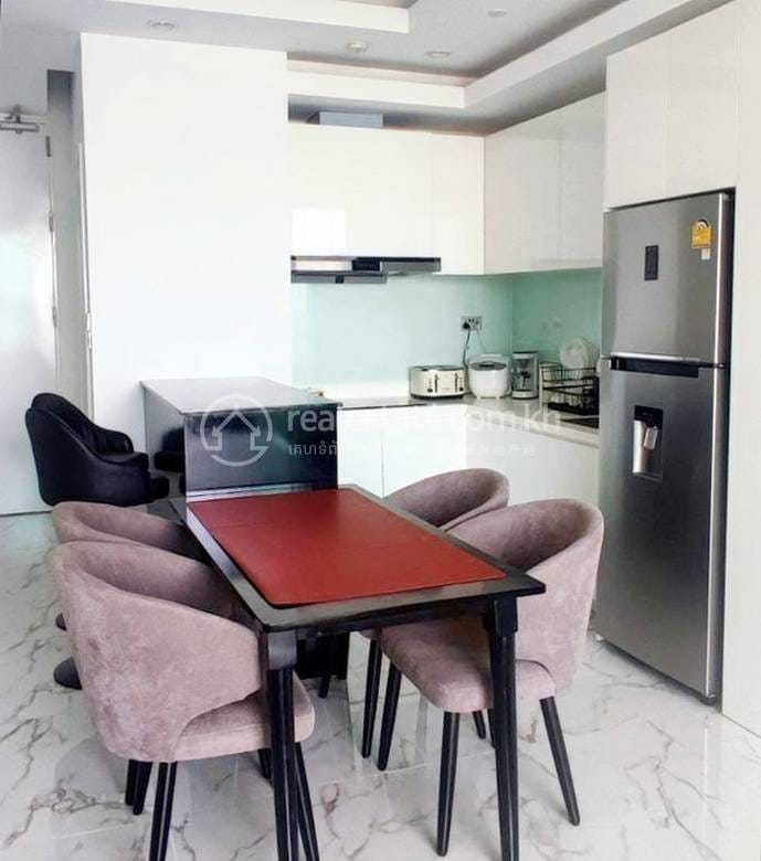 J Tower 2 Condominium | Zařízeno Condo Na prodej