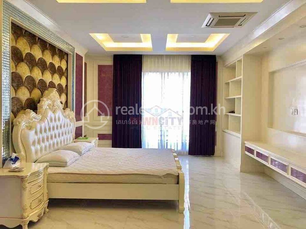 วิลล่า For Sale & Rent ใน LyLy, Chbar Ampov I, จบาร์อำเปา, พนมเปญ