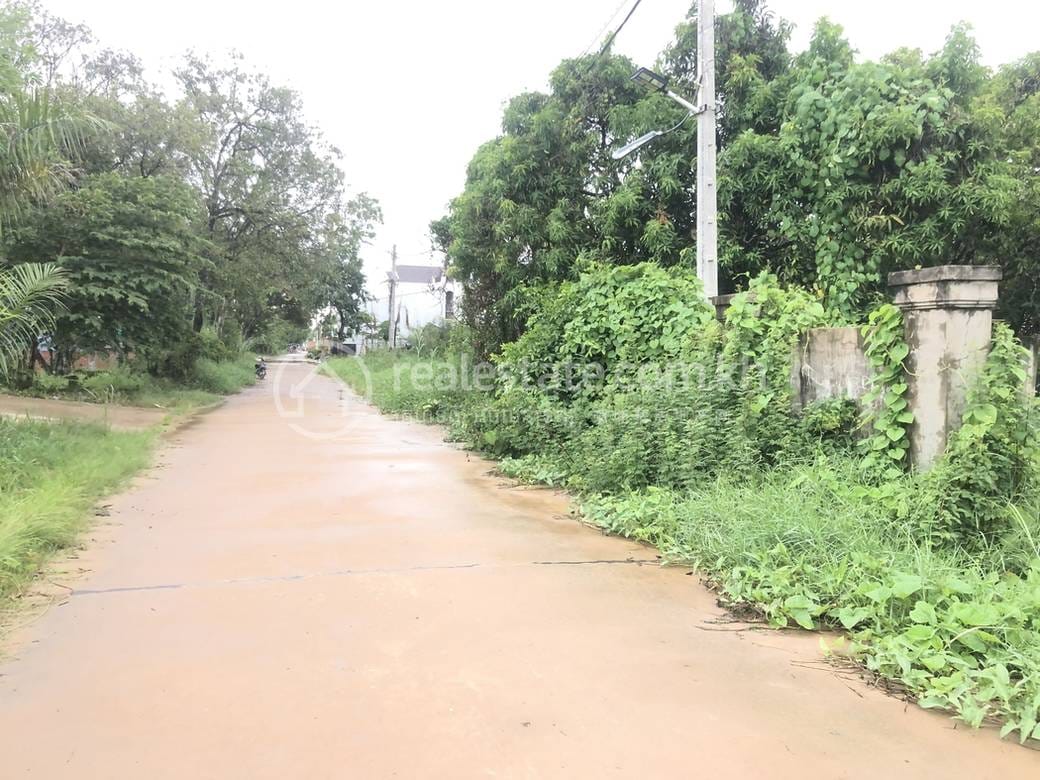 Pozemky Na prodej in Chbar Ampov $500,000