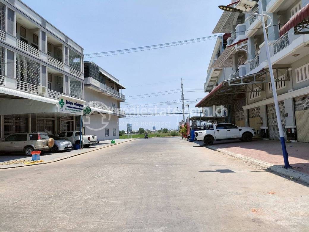 ตึกแถว สำหรับเช่า ใน Dangkao $450