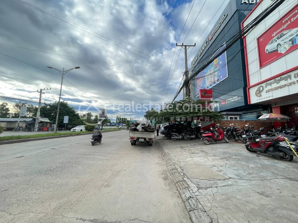 Flat House For Sale with 2 Parking Space