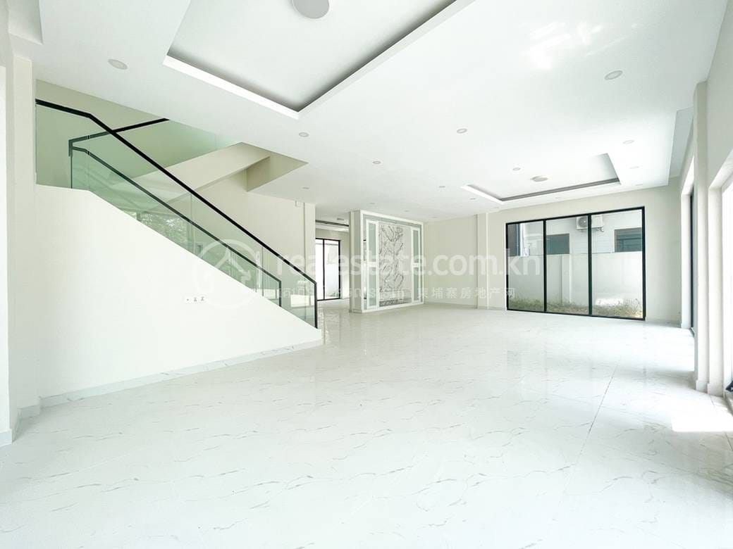 Villa For Sale in Chbar Ampov $750,000
