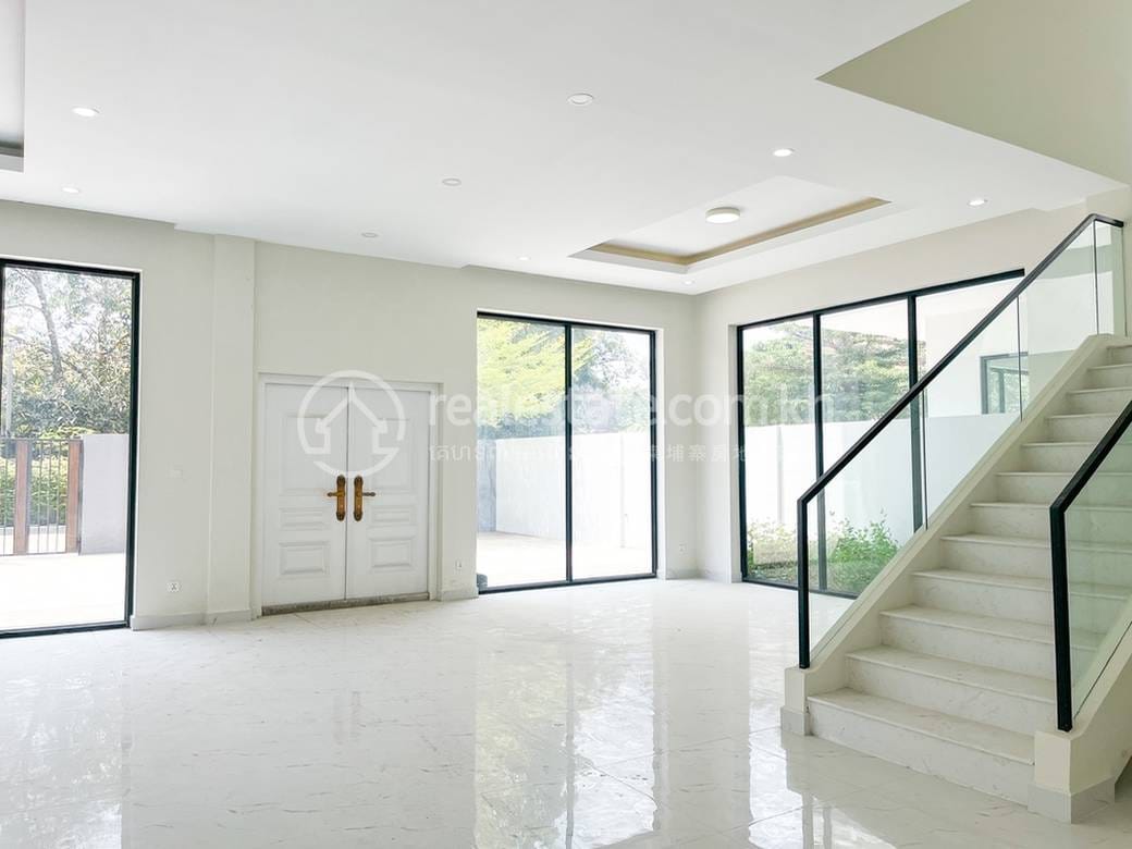 Preaek Aeng Villa For Sale in Preaek Aeng