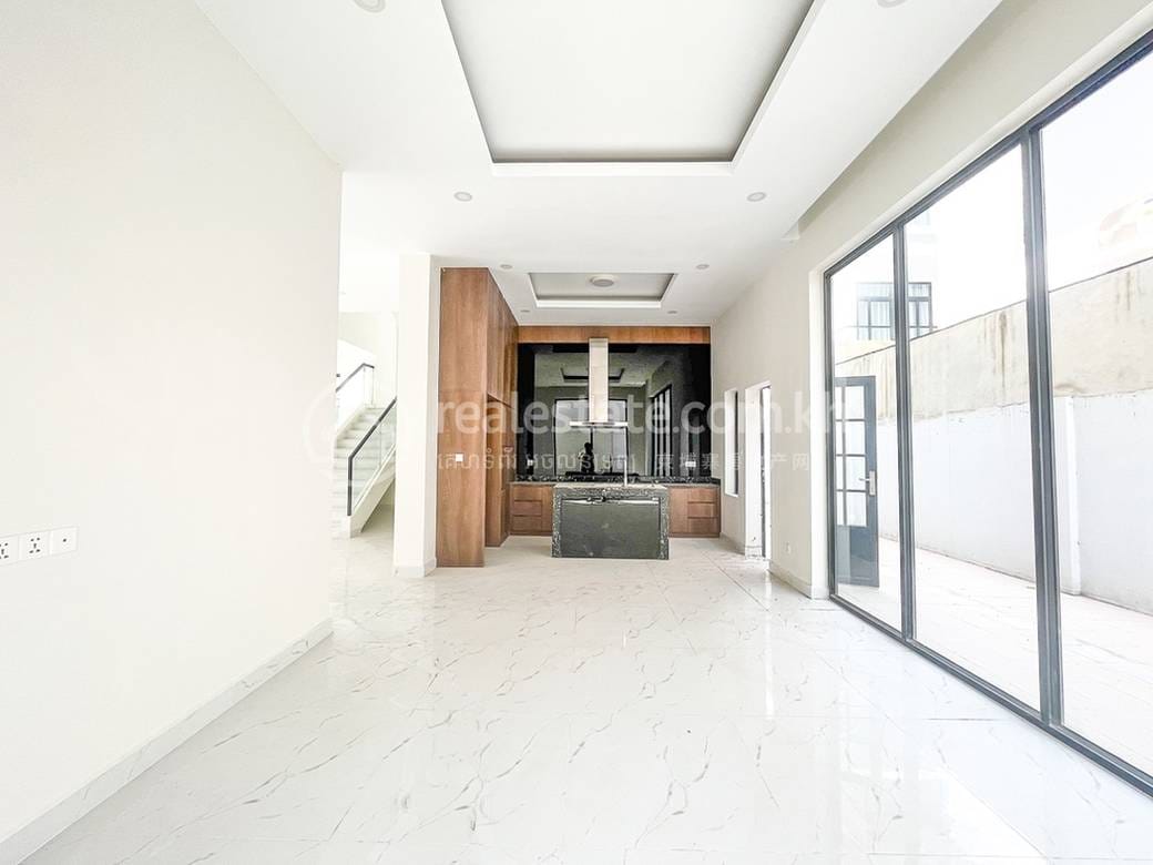 Chbar Ampov Villa For Sale in Chbar Ampov