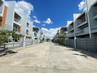 Hun Sen Boulevard , Chak Angrae Kraom, Meanchey, プノンペン
