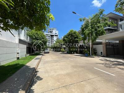 Sen Boulevard Hun, ចាក់អង្រែក្រោម, មានជ័យ, ភ្នំពេញ