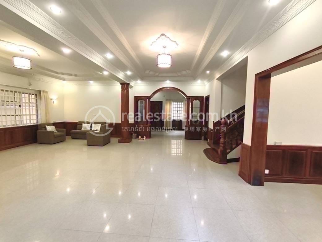 Chamkarmon Villa For Rent in Chamkarmon