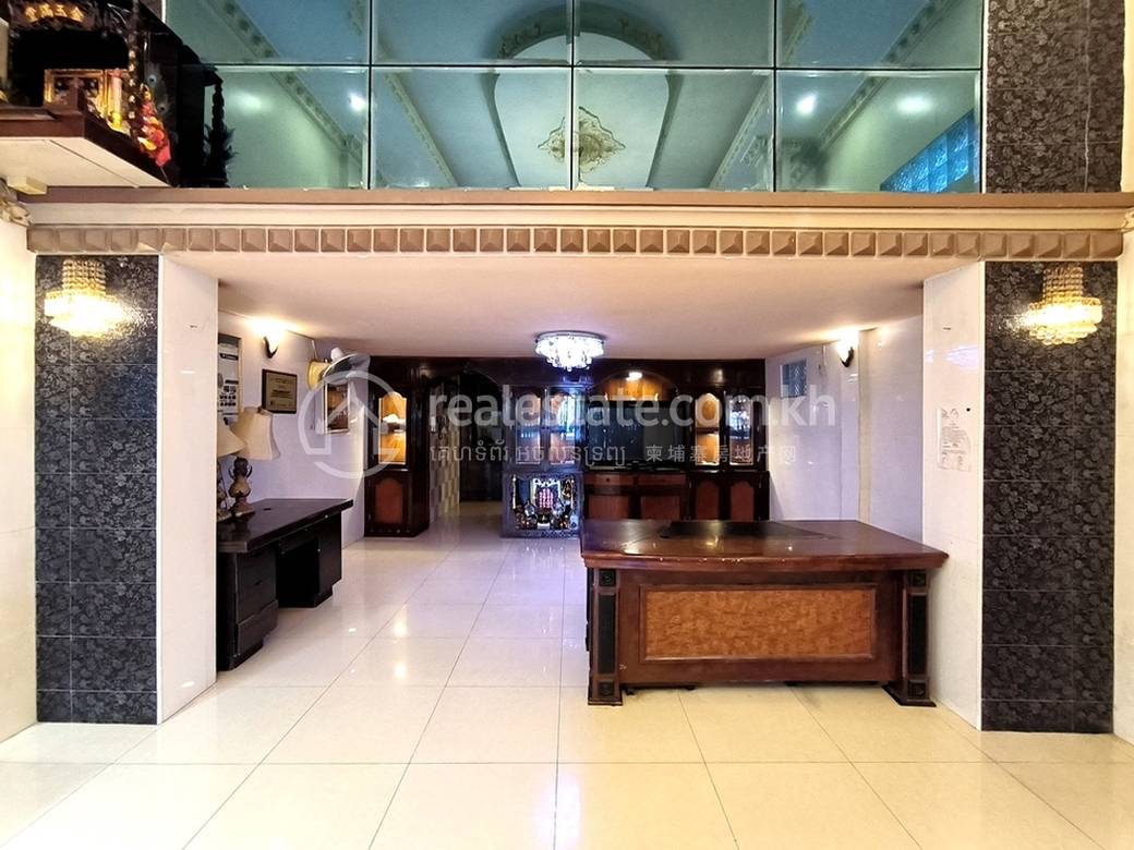 Flat For Sale & Rent in Boeng Keng Kang $320,000