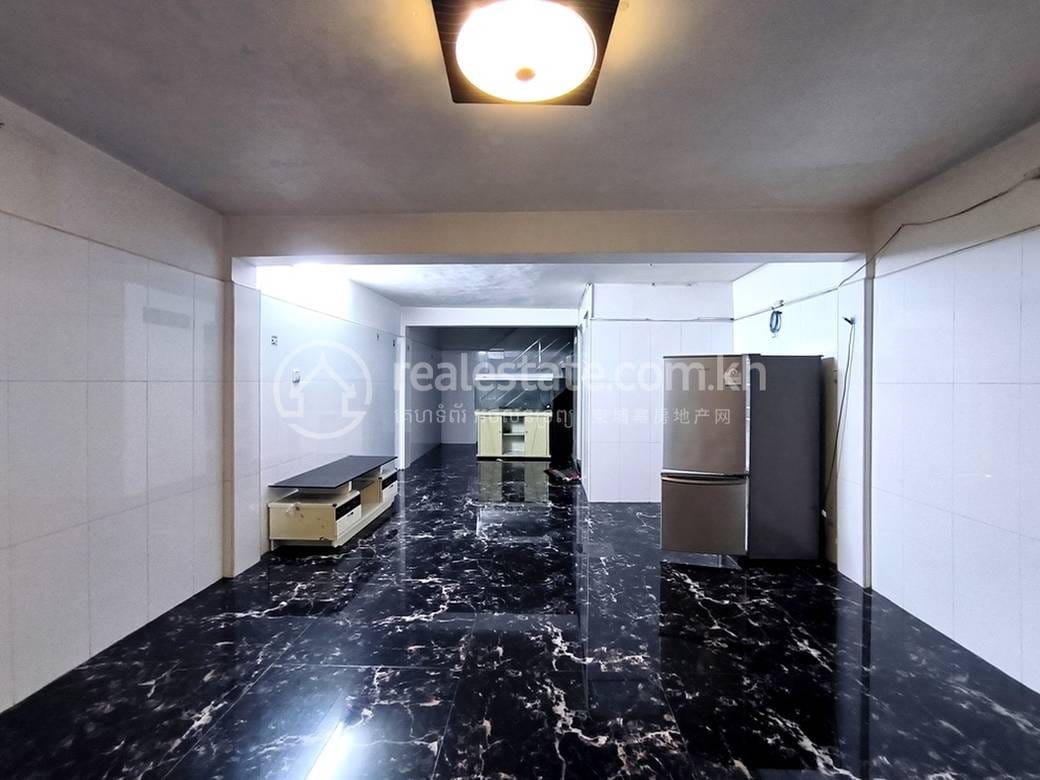 3 Bedrooms Byt For Sale & Rent for $320,000