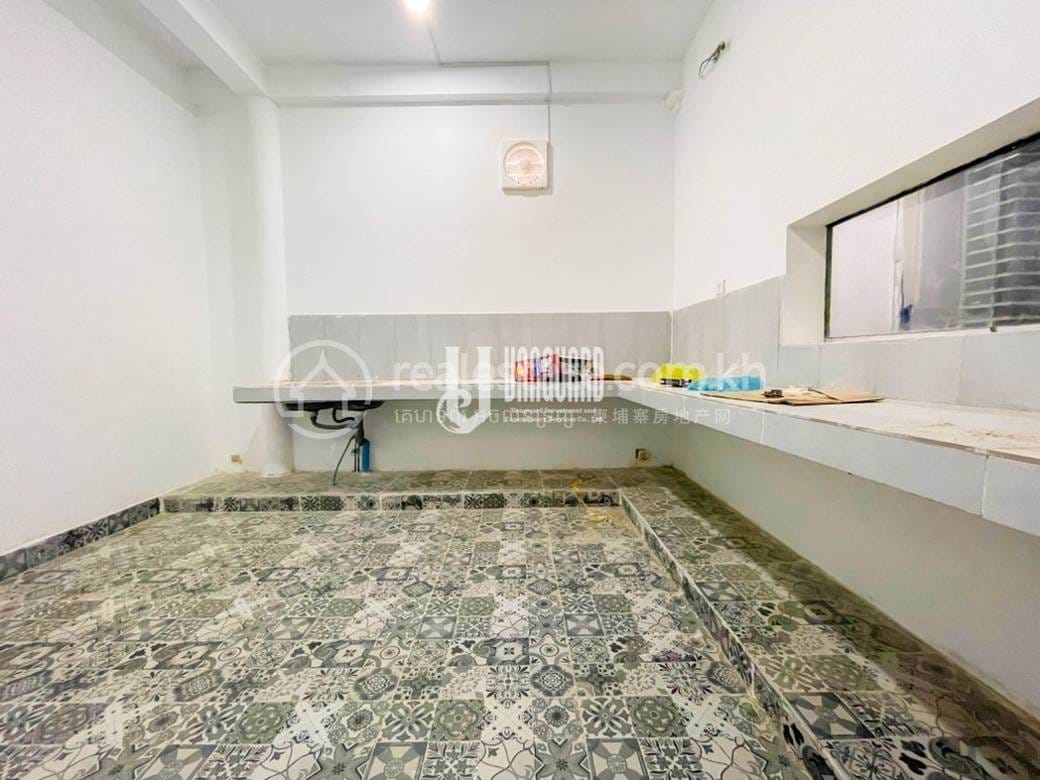 Chakto Mukh Dom z lokalem handlowym Na wynajem w Chakto Mukh