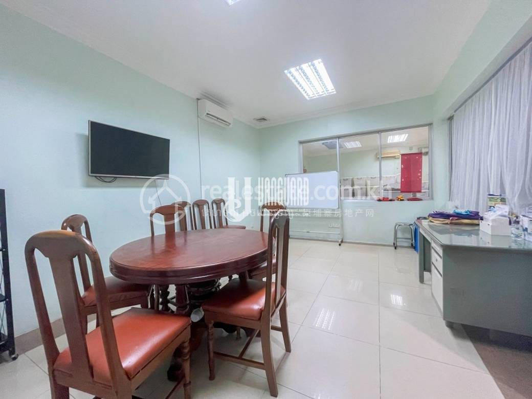 Villa À louer à Boeng Keng Kang $8,000