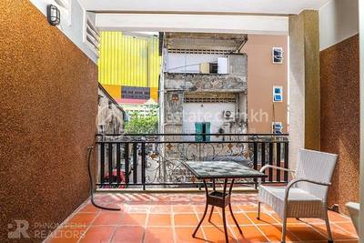 sothearos  , ទន្លេបាសាក់, ចំការមន, ភ្នំពេញ
