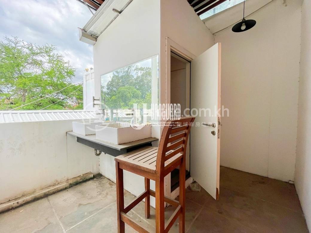 Daun Penh CommercialShophouse สำหรับเช่า ใน Daun Penh