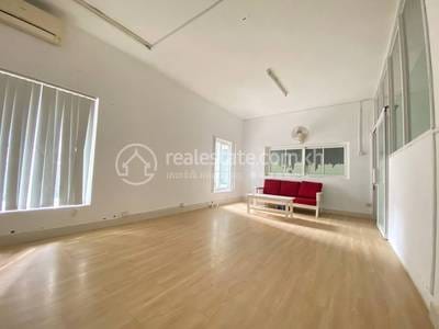 Vila K pronájmu in Daun Penh $5,500